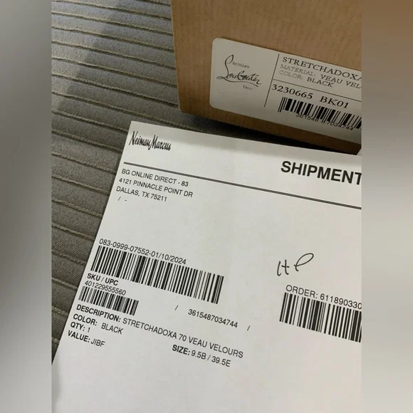 Christian Louboutin Size 39.5
Adoxa Stretch Suede Red-Sole Botties 70 - Picture 3 of 16